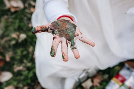 Kids painting with natural materials