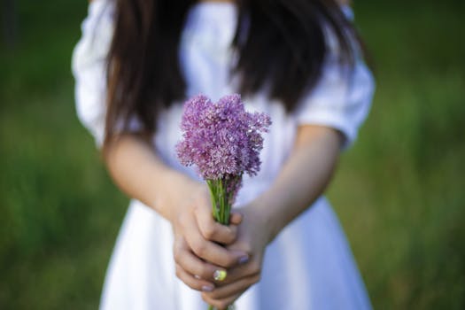 children planting flowers